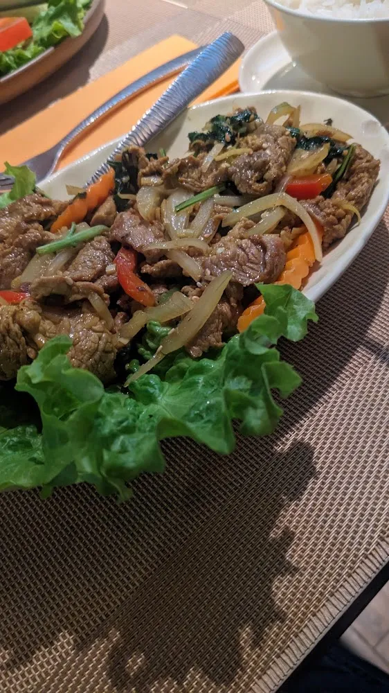 Veau Sauté À la Citronnelle